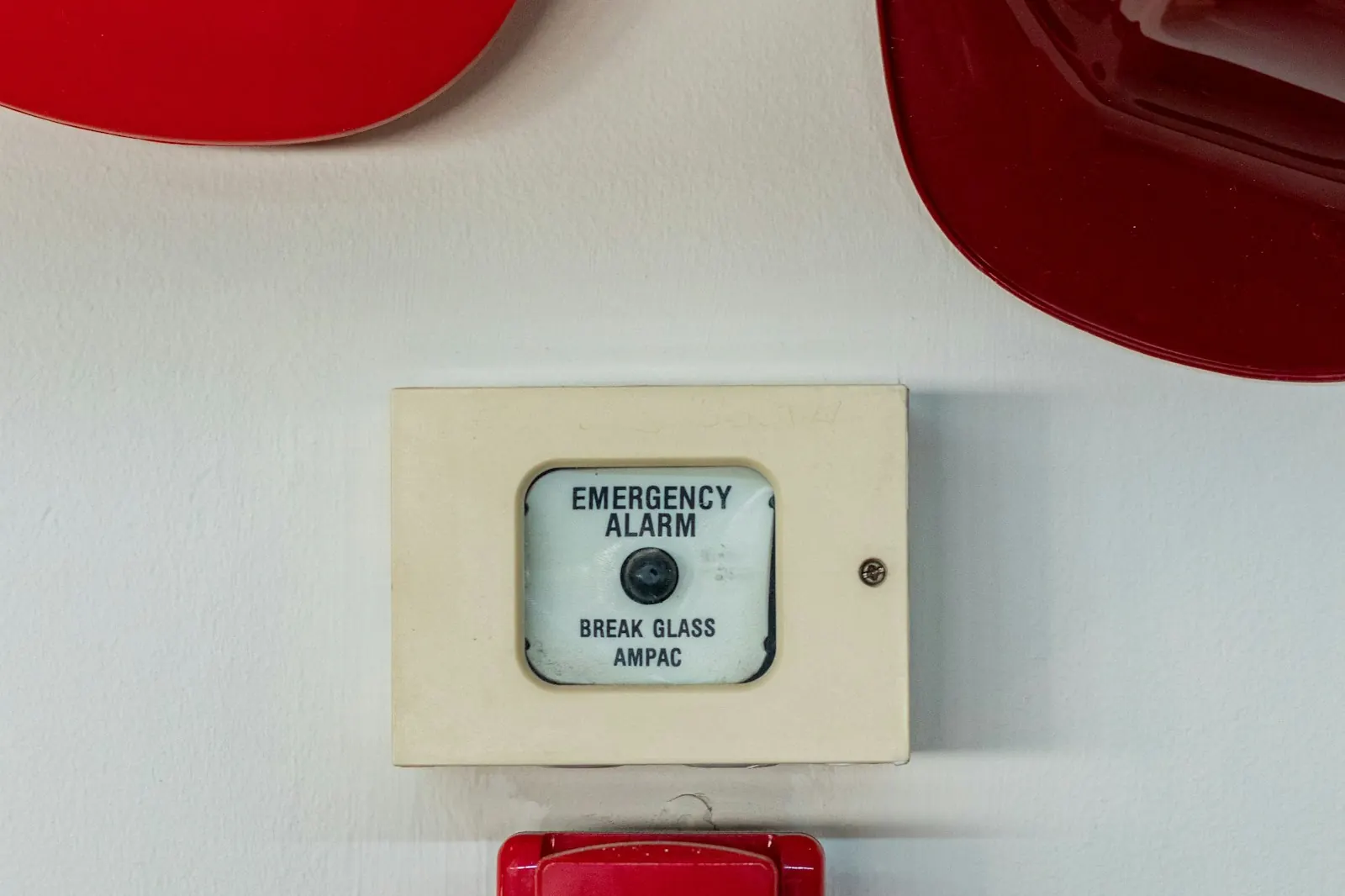 Bouton d’alarme d’urgence