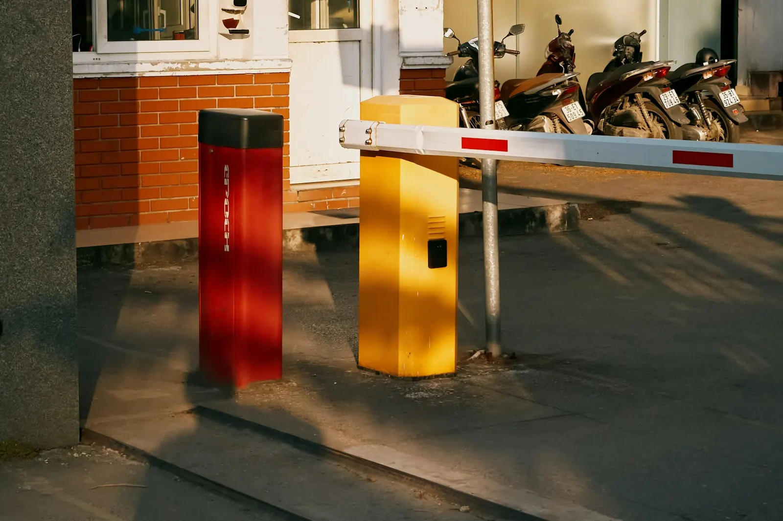 Entrée de site avec barrière
